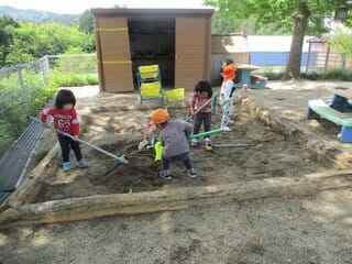 未満児さんの草刈り